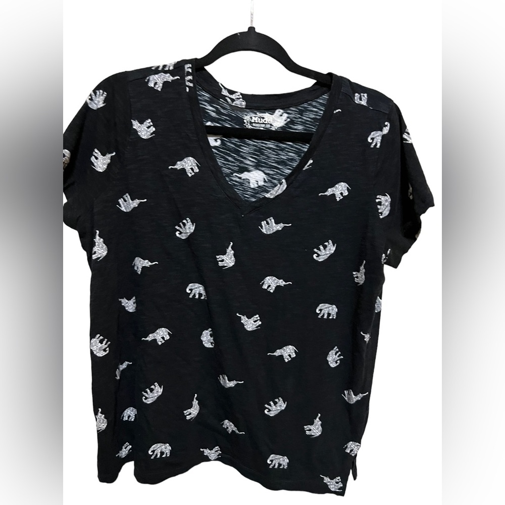 Tshirt with cute elephants